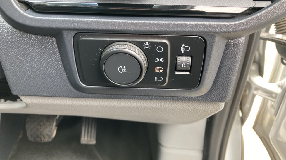 Ford Transit Custom E-320 L1 Rwd 160kW 65kWh H1 Van Sport Auto - Image 27