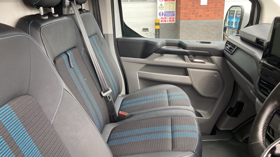Ford Transit Custom E-320 L1 Rwd 160kW 65kWh H1 Van Sport Auto - Image 32