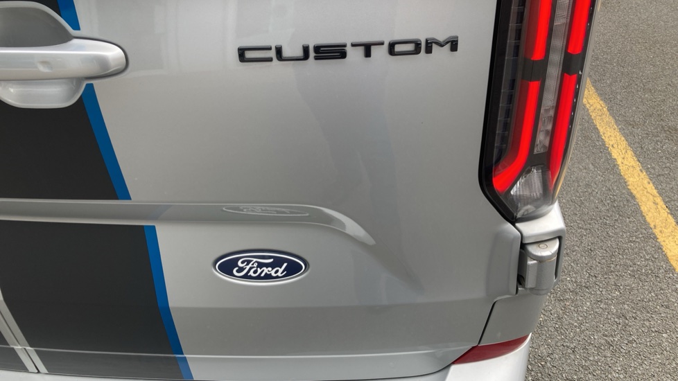 Ford Transit Custom E-320 L1 Rwd 160kW 65kWh H1 Van Sport Auto - Image 34