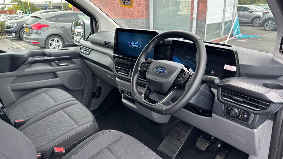 Ford Tourneo Custom 340 L1 Petrol Fwd 2.5 PHEV 232ps H1 Titanium 8 seater Auto - Image 15