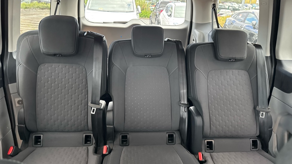 Ford Tourneo Custom 340 L1 Petrol Fwd 2.5 PHEV 232ps H1 Titanium 8 seater Auto - Image 18