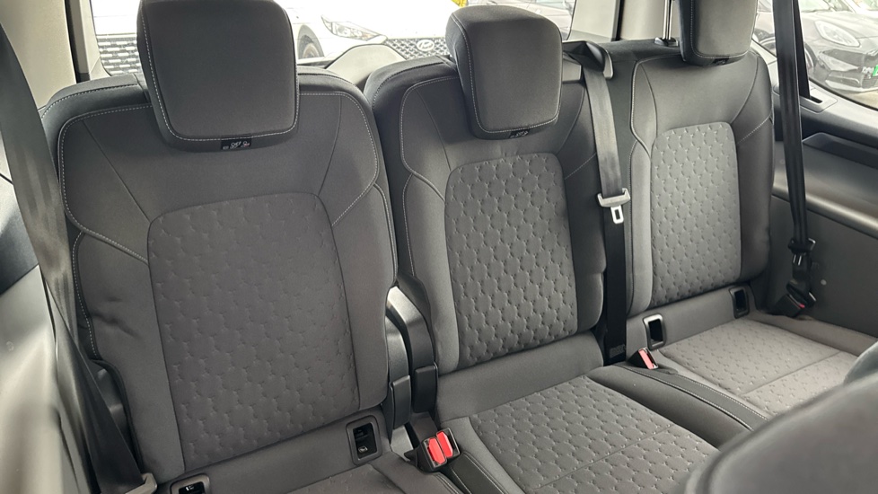 Ford Tourneo Custom 340 L1 Petrol Fwd 2.5 PHEV 232ps H1 Titanium 8 seater Auto - Image 32