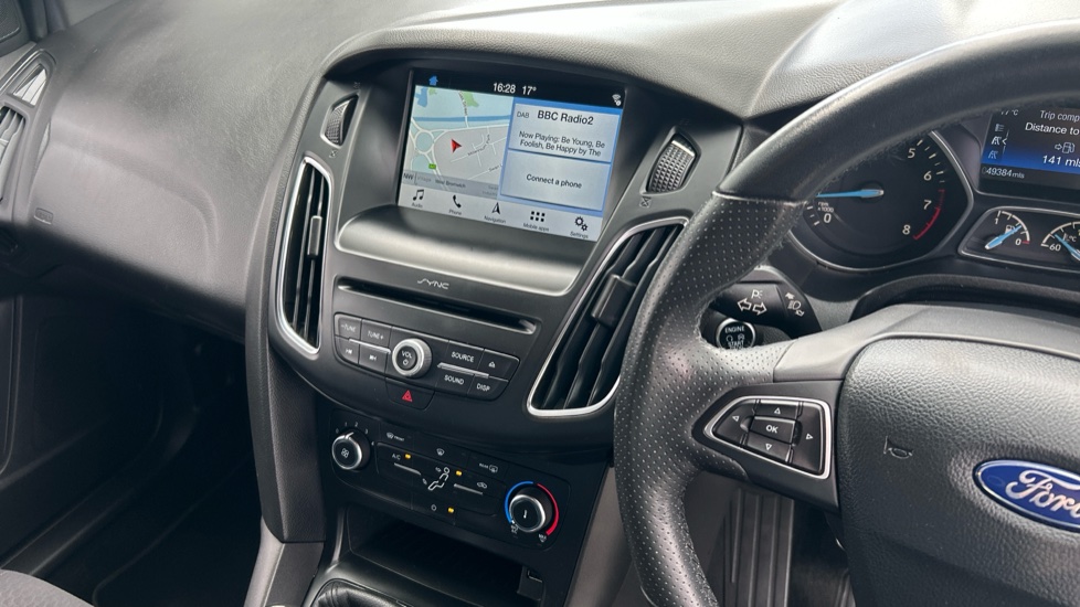 Ford Focus 1.0 EcoBoost 140 ST-Line Navigation 5dr Petrol Hatchback - Image 17