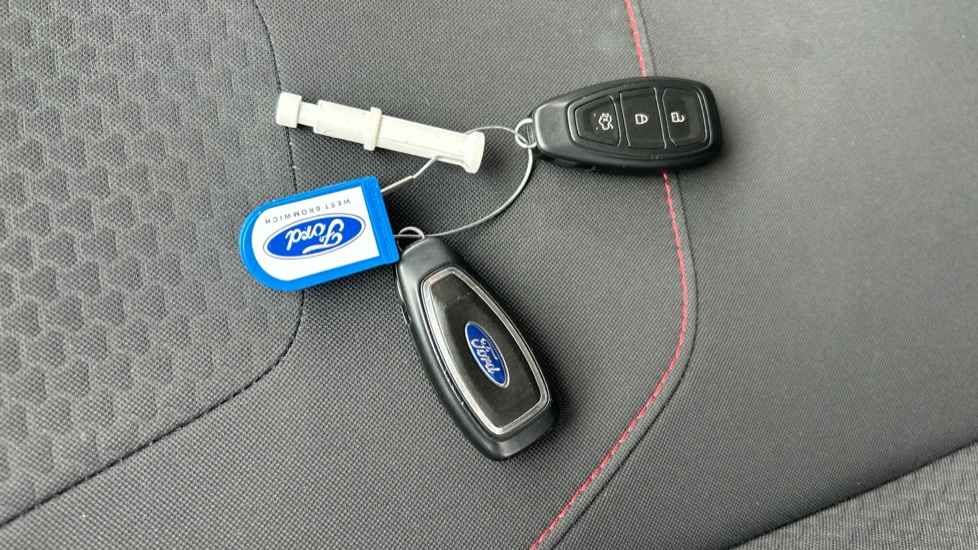 Ford Focus 1.0 EcoBoost 140 ST-Line Navigation 5dr Petrol Hatchback - Image 8