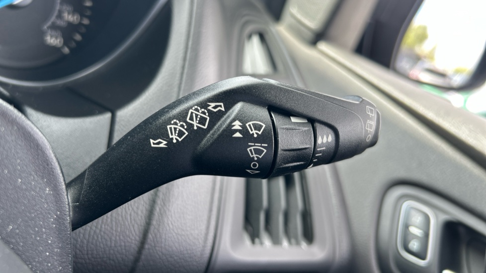 Ford Focus 1.0 EcoBoost 140 ST-Line Navigation 5dr Petrol Hatchback - Image 31