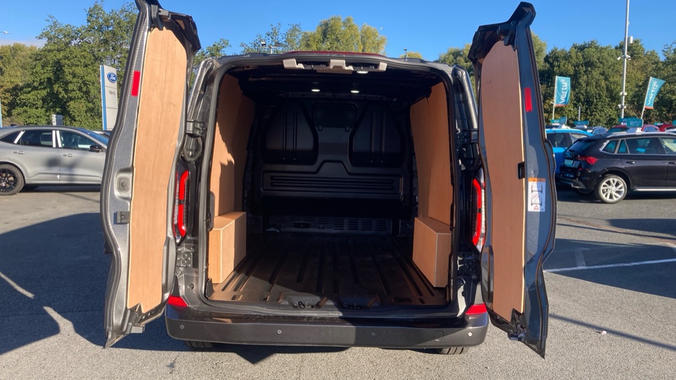 Ford Transit Custom E-320 L1 Rwd 100kW 65kWh H1 Van Limited Auto - Image 4