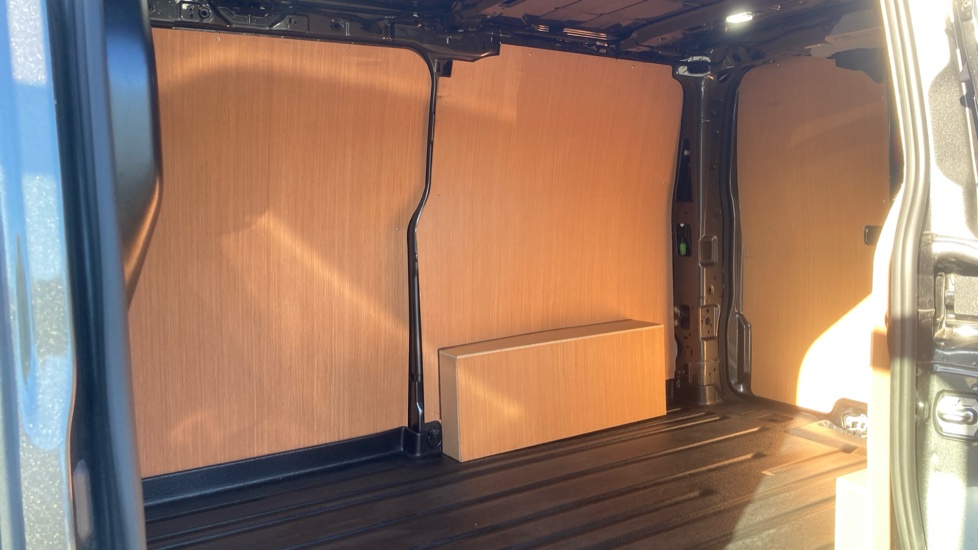 Ford Transit Custom E-320 L1 Rwd 100kW 65kWh H1 Van Limited Auto - Image 16