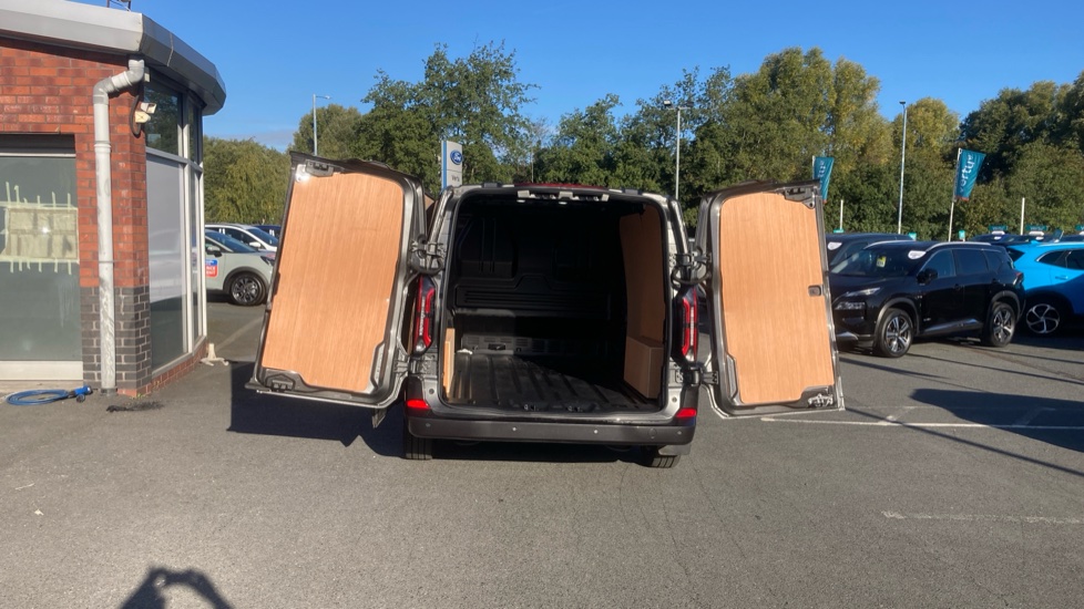 Ford Transit Custom E-320 L1 Rwd 100kW 65kWh H1 Van Limited Auto - Image 27