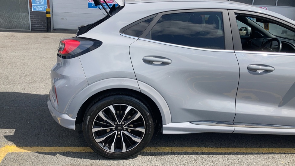 Ford Puma 1.0 EcoBoost ST-Line Vignale 5dr Auto Petrol Hatchback - Image 2