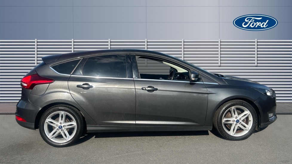 Ford Focus 1.0 EcoBoost 125 Titanium 5dr Petrol Hatchback - Image 5