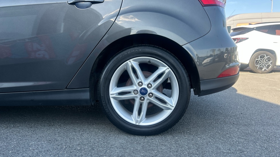 Ford Focus 1.0 EcoBoost 125 Titanium 5dr Petrol Hatchback - Image 7