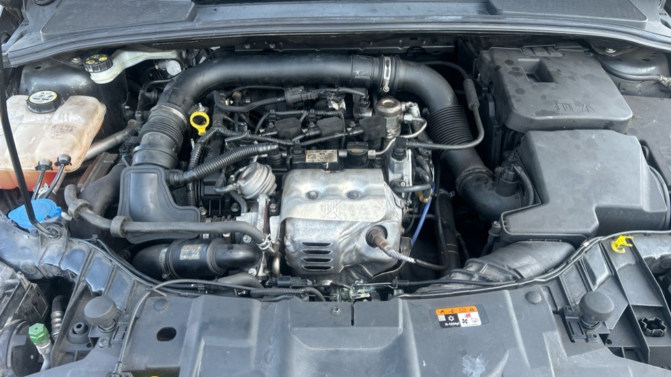 Ford Focus 1.0 EcoBoost 125 Titanium 5dr Petrol Hatchback - Image 12