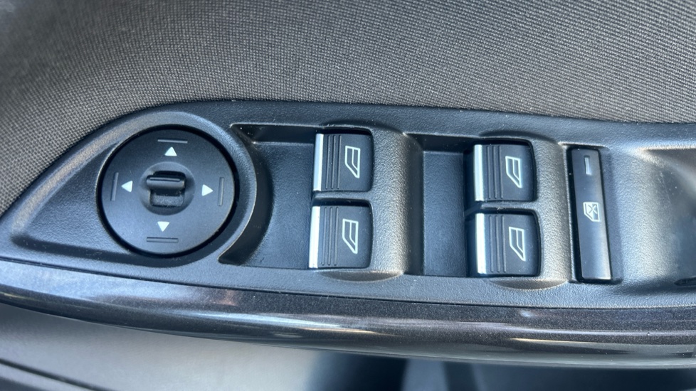 Ford Focus 1.0 EcoBoost 125 Titanium 5dr Petrol Hatchback - Image 22