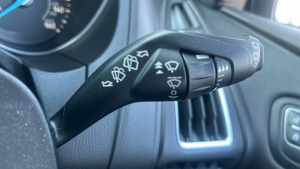 Ford Focus 1.0 EcoBoost 125 Titanium 5dr Petrol Hatchback - Image 30