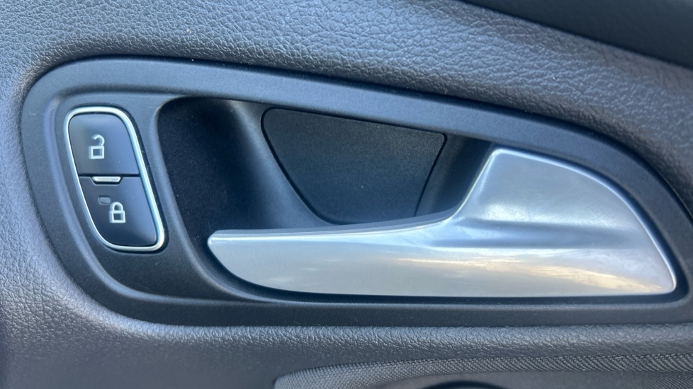 Ford Focus 1.0 EcoBoost 125 Titanium 5dr Petrol Hatchback - Image 35
