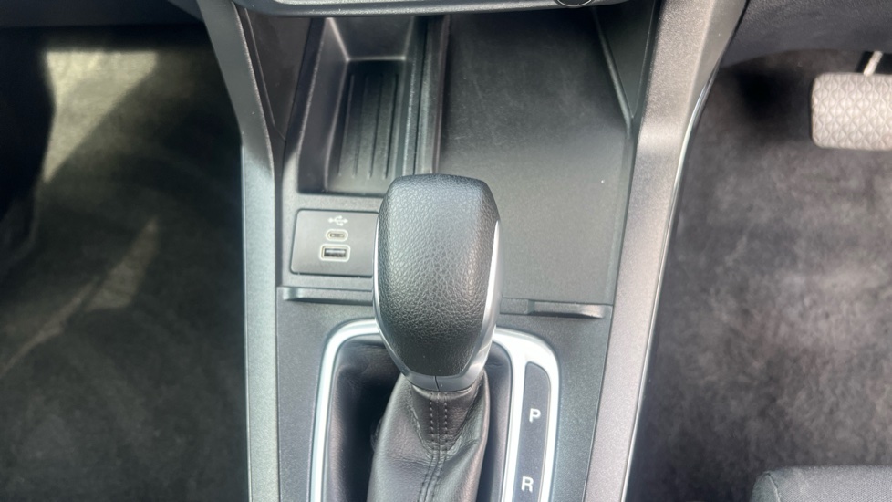 Ford Puma 1.0 EcoBoost Hybrid mHEV Titanium 5dr DCT Petrol Hatchback - Image 27