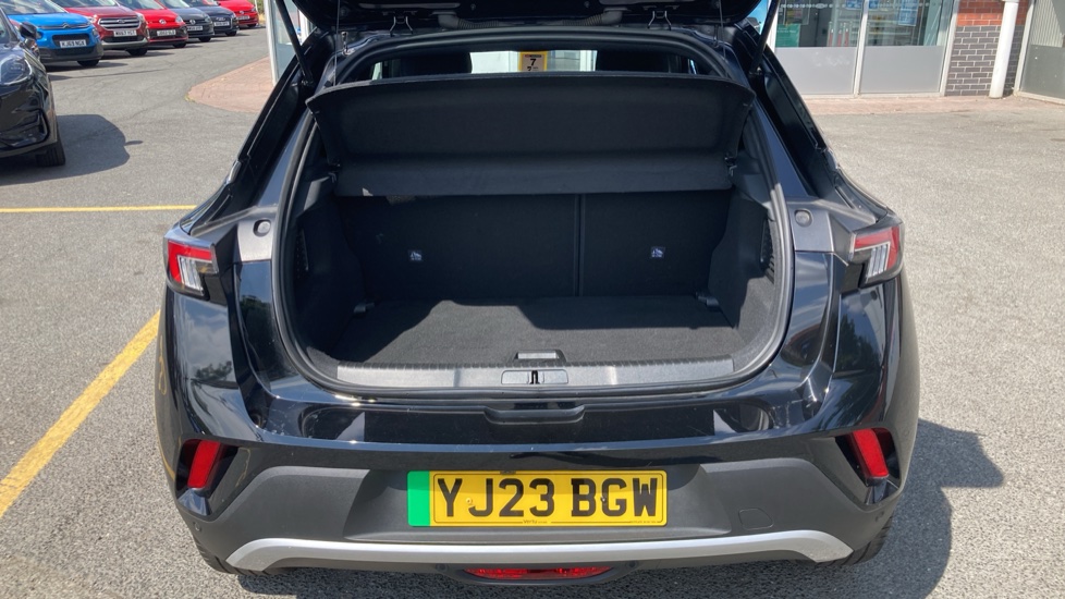 Vauxhall Mokka 100kW Ultimate 50kWh 5dr Auto Electric Hatchback - Image 4