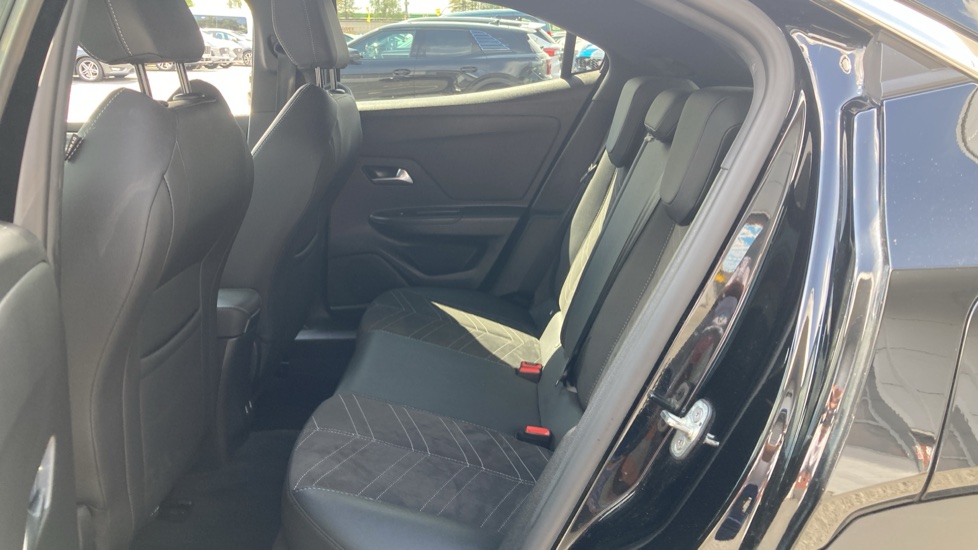 Vauxhall Mokka 100kW Ultimate 50kWh 5dr Auto Electric Hatchback - Image 16