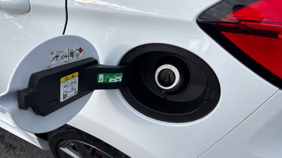 Ford Fiesta 1.0 EcoBoost Hybrid mHEV 125 ST-Line 5dr Petrol Hatchback - Image 37