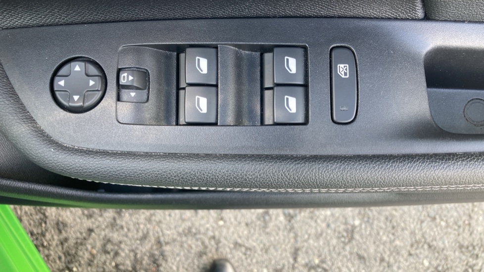 Vauxhall Mokka 1.2 Turbo 136 Ultimate 5dr Petrol Hatchback - Image 33