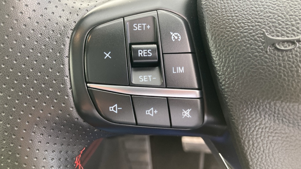 Ford Kuga 2.5 PHEV ST-Line X Edition 5dr CVT Estate - Image 38