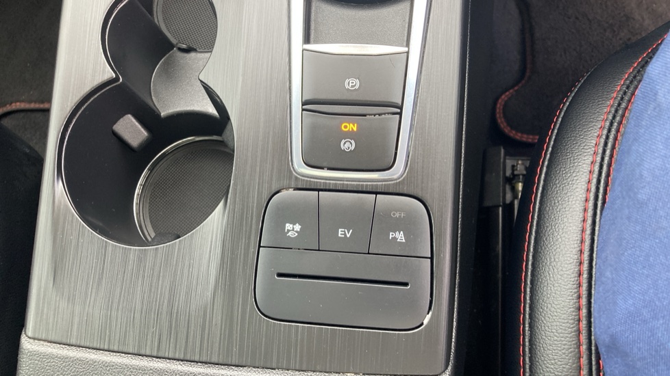 Ford Kuga 2.5 PHEV ST-Line X Edition 5dr CVT Estate - Image 43