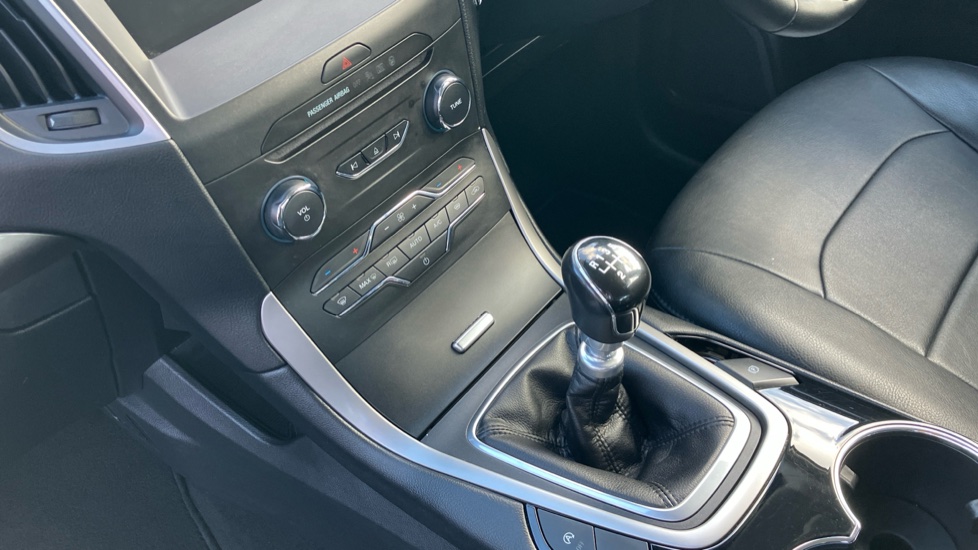 Ford Galaxy 2.0 EcoBlue Zetec 5dr Diesel Estate - Image 16