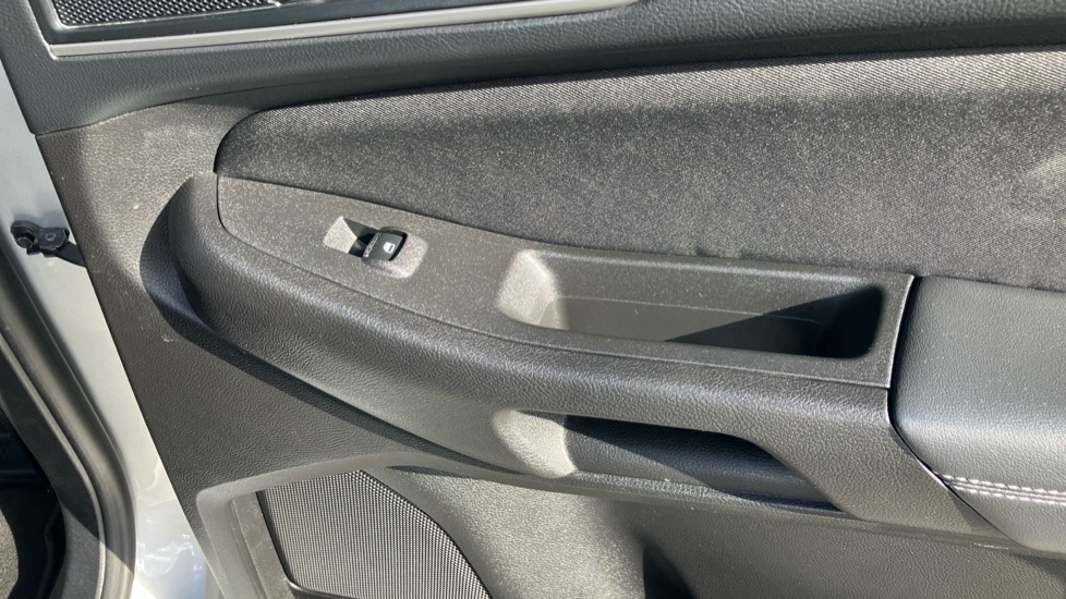 Ford Galaxy 2.0 EcoBlue Zetec 5dr Diesel Estate - Image 35