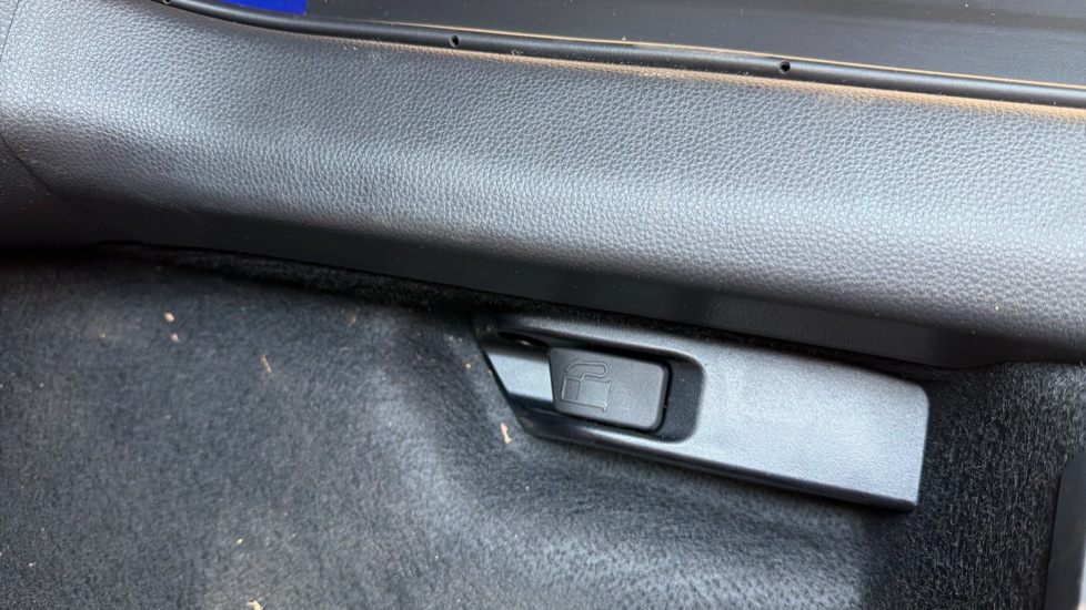 Mazda 2 Hybrid 1.5i Hybrid Homura 5dr CVT Hybrid Hatchback - Image 24