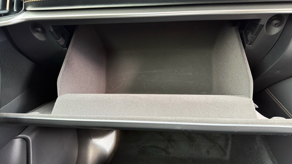 Mazda CX-80 3.3d Homura 5dr Auto AWD [Panoramic Roof] Diesel Estate - Image 36