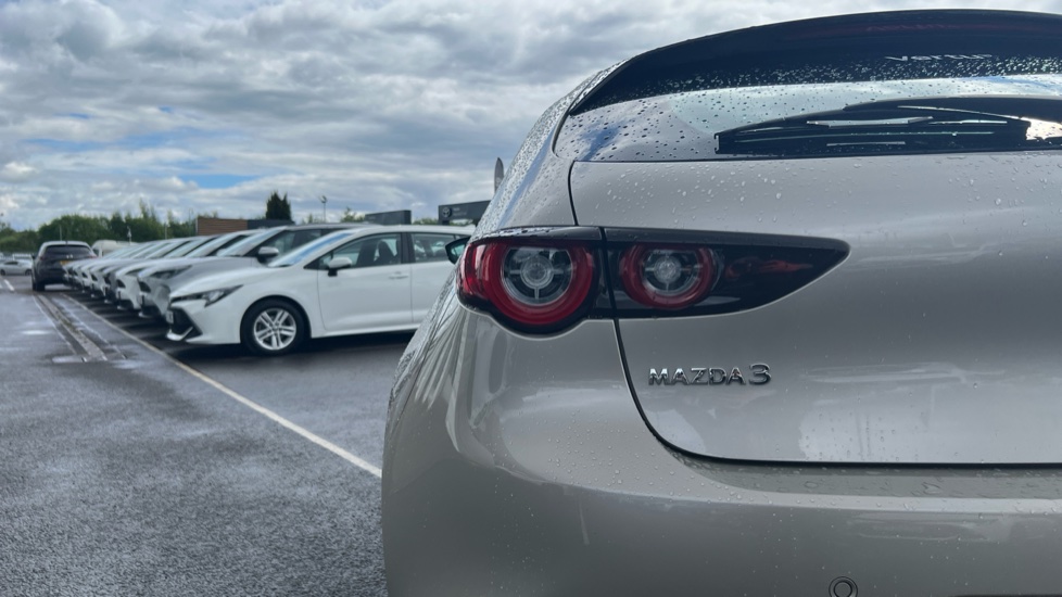 Mazda 3 2.5 e-Skyactiv G MHEV [140] Centre-Line 5dr Petrol Hatchback - Image 28