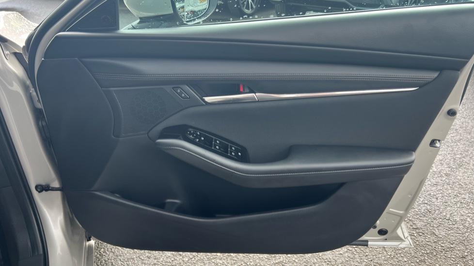 Mazda 3 2.5 e-Skyactiv G MHEV [140] Centre-Line 5dr Petrol Hatchback - Image 33