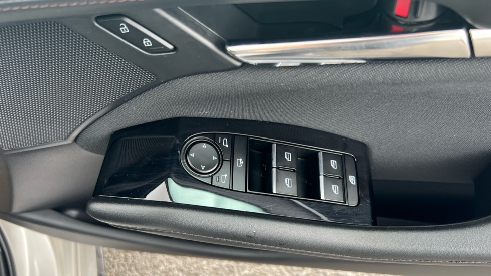 Mazda 3 2.5 e-Skyactiv G MHEV [140] Centre-Line 5dr Petrol Hatchback - Image 34