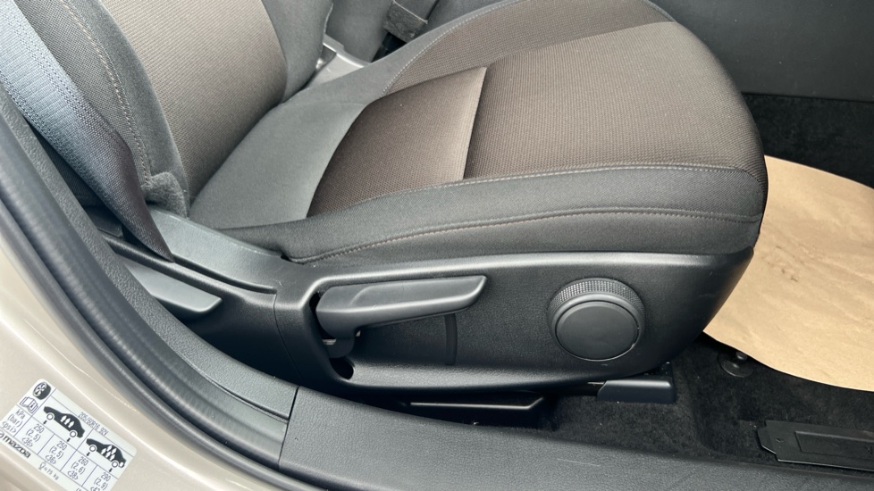 Mazda 3 2.5 e-Skyactiv G MHEV [140] Centre-Line 5dr Petrol Hatchback - Image 35