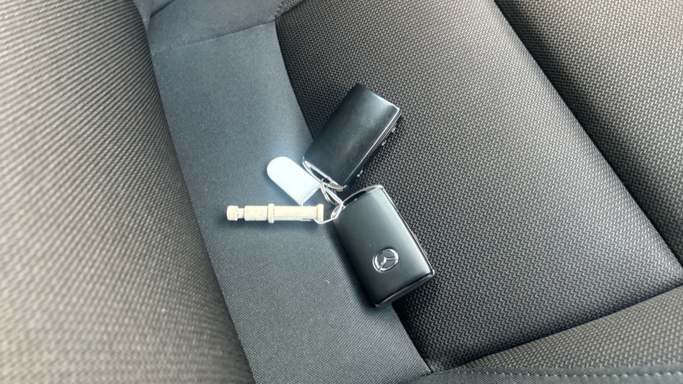 Mazda 3 2.5 e-Skyactiv G MHEV 140 Exclusive-Line 5dr Auto Petrol Hatchback - Image 20