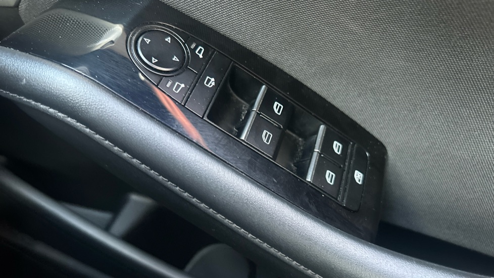 Mazda 3 2.5 e-Skyactiv G MHEV 140 Exclusive-Line 5dr Auto Petrol Hatchback - Image 24