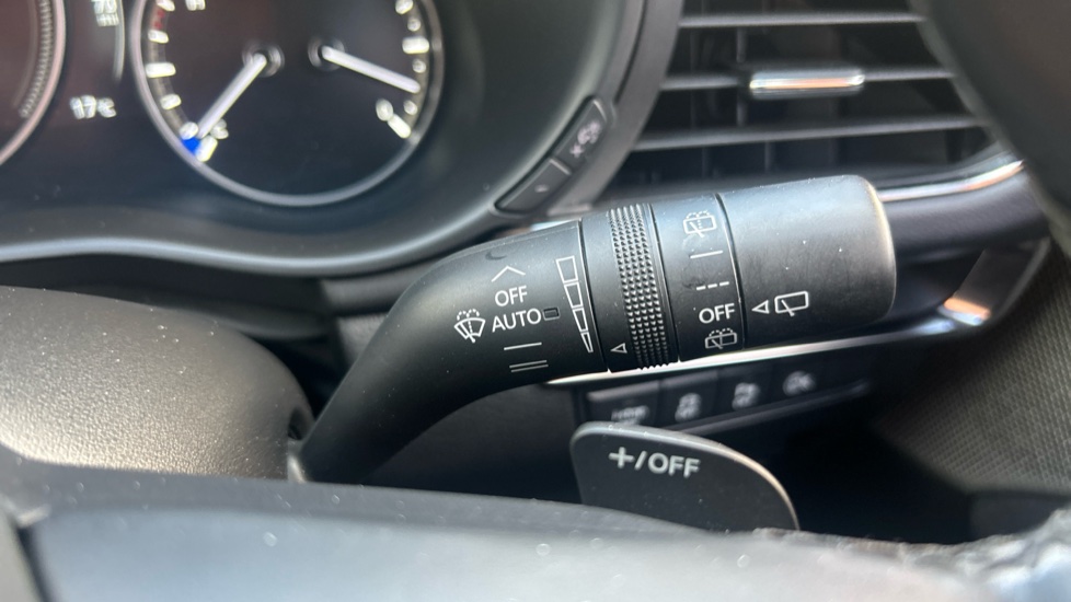 Mazda 3 2.5 e-Skyactiv G MHEV 140 Exclusive-Line 5dr Auto Petrol Hatchback - Image 33
