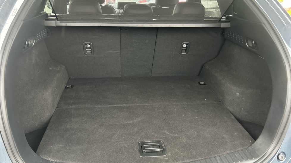 Mazda CX-5 2.0 e-Skyactiv G MHEV Takumi 5dr Petrol Estate - Image 4