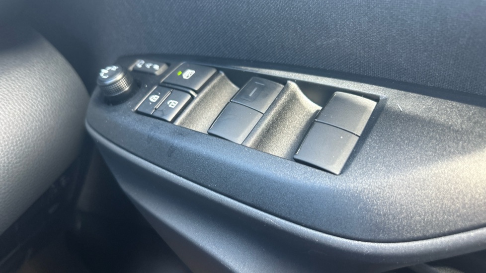 Mazda 2 Hybrid 1.5i Hybrid Exclusive Line 5dr CVT Hybrid Hatchback - Image 30