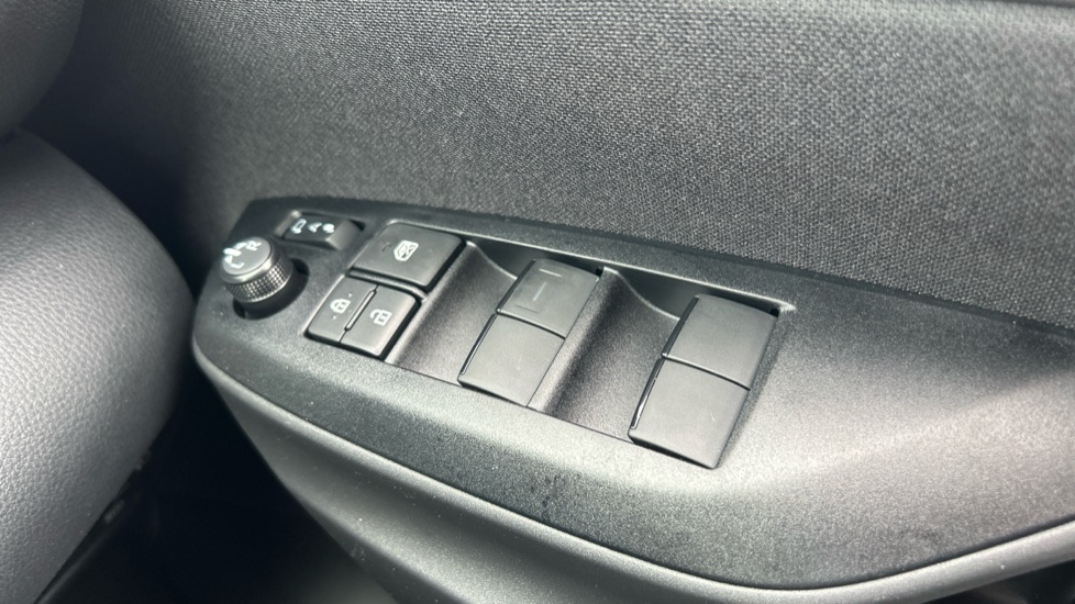 Mazda 2 Hybrid 1.5i Hybrid Centre Line 5dr CVT Hybrid Hatchback - Image 27