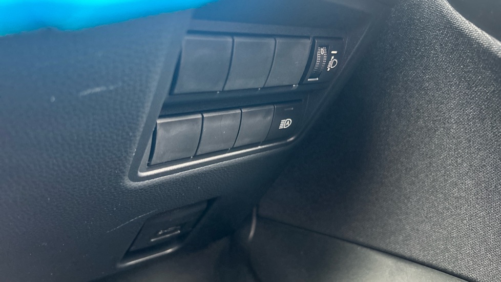 Mazda 2 Hybrid 1.5i Hybrid Centre Line 5dr CVT Hybrid Hatchback - Image 28