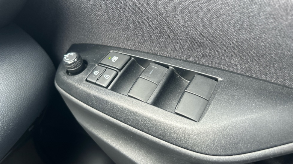 Mazda 2 Hybrid 1.5i Hybrid Agile 5dr CVT Hybrid Hatchback - Image 32