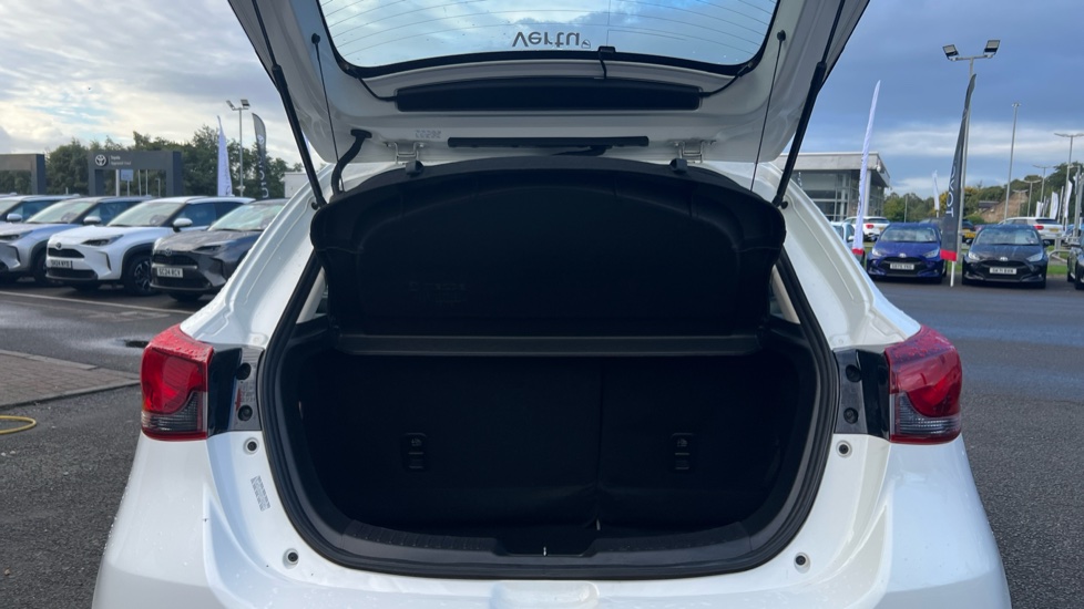 Mazda 2 1.5 e-Skyactiv G MHEV SE-L 5dr Petrol Hatchback - Image 4