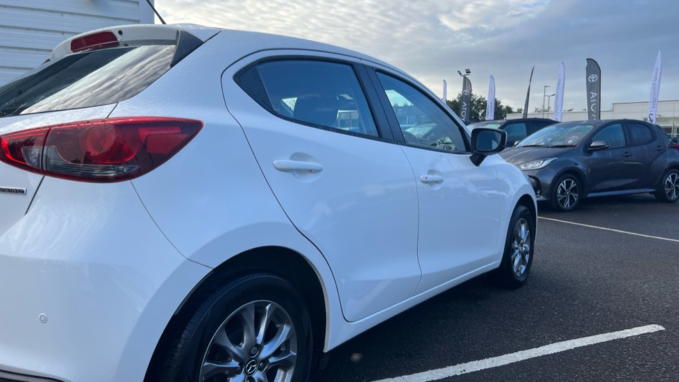 Mazda 2 1.5 e-Skyactiv G MHEV SE-L 5dr Petrol Hatchback - Image 31