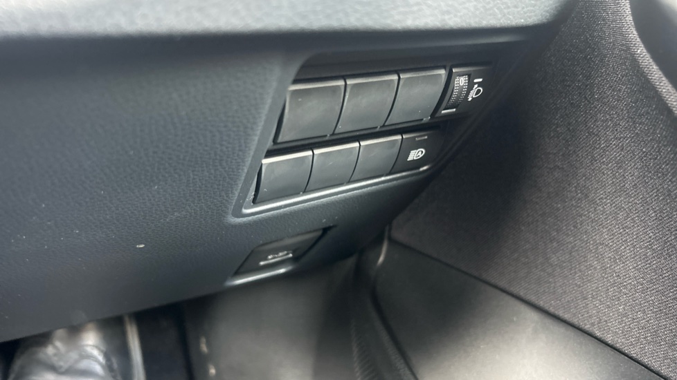 Mazda 2 Hybrid 1.5i Hybrid Homura 5dr CVT Hybrid Hatchback - Image 31