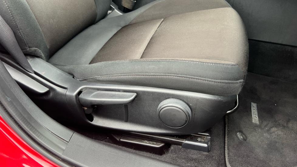 Mazda 3 2.0 Skyactiv G MHEV Sport Lux 5dr Petrol Hatchback - Image 35