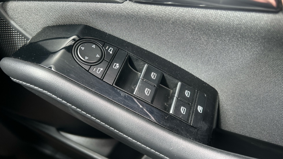 Mazda CX-30 2.0 e-Skyactiv X MHEV Sport Lux 5dr Petrol Hatchback - Image 32