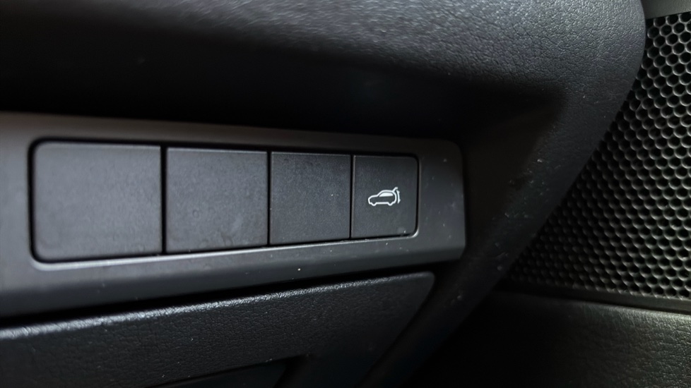 Mazda CX-30 2.0 e-Skyactiv G MHEV Sport Lux 5dr Petrol Hatchback - Image 25