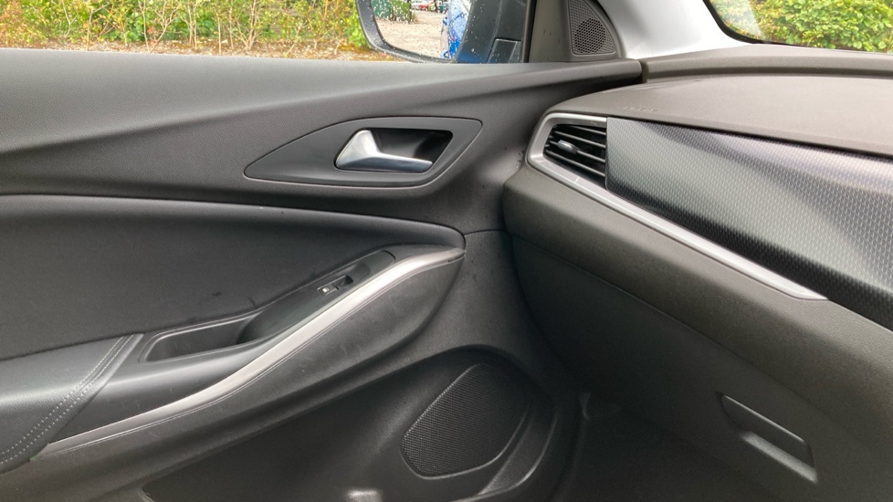 Vauxhall Grandland 1.2 Turbo Ultimate 5dr Petrol Hatchback - Image 26