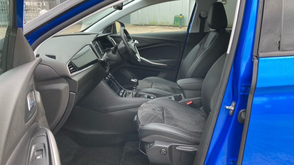 Vauxhall Grandland 1.2 Turbo Ultimate 5dr Petrol Hatchback - Image 39